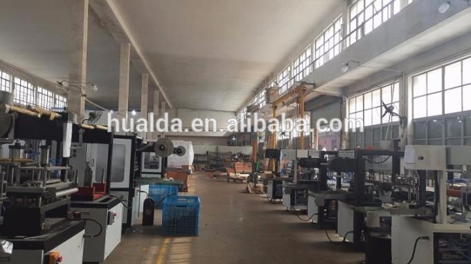 Copo de vidro do papel do gelado que forma a máquina