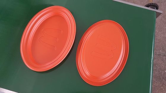 Fruto do alimento que envolve a bandeja de empacotamento que forma a máquina fornecedor